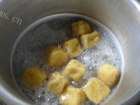 自制茼蒿油豆腐龙骨汤做法图解6)