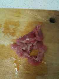 家常菜芸豆丝炒肉做法图解3)