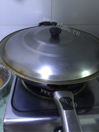 美味的盐焗鹌鹑蛋做法图解6)