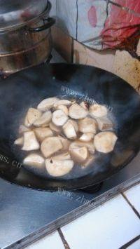 家常菜杏鲍菇炒肉做法图解7)