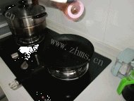 美味可口的蒜苗炒鸡蛋做法图解5)