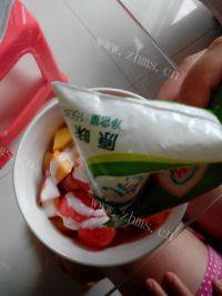 易做的酸奶水果沙拉做法图解6)