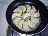 诱人的冰花煎饺做法图解7)