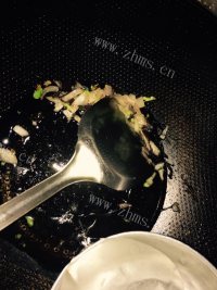 美味的腊肠煲仔饭做法图解12)