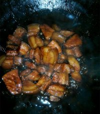 美味营养的红烧肉做法图解3)