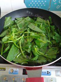 「美味可口」菠菜鸡蛋汤做法图解5)