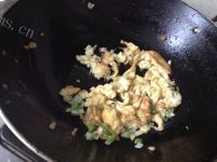 美味的洋白菜鸡蛋炒饭做法图解1)