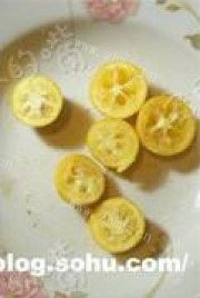 自制金钱橘蛋糕做法图解3)
