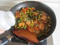 开胃的酸豆角回锅肉做法图解9)