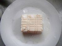 （美味可口）皮蛋豆腐做法图解2)