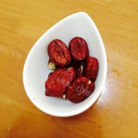 美味的冬瓜排骨汤做法图解3)
