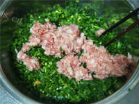 美味的小白菜猪肉水饺做法图解5)