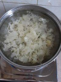 美味的银耳汤做法图解3)