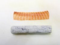 三文鱼寿司卷做法图解3)