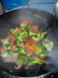家常菜西兰花炒牛肉做法图解10)