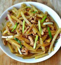 家常菜土豆炒肉丝