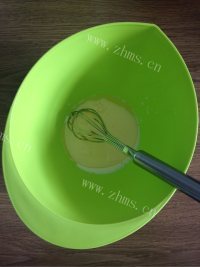 自制可可蛋糕做法图解4)