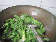 家常菜青菜炒肉丸做法图解4)