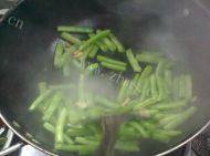 飘香的清炒四季豆做法图解3)