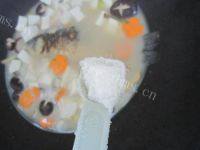 营养丰富的香菇豆腐鲫鱼汤