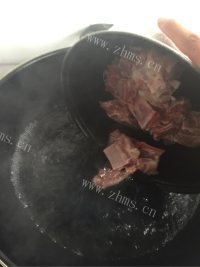 好喝的苦菜煲排骨汤做法图解1)