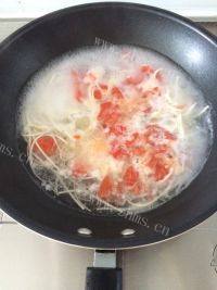 美味的西红柿鸡蛋面做法图解9)