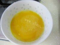 色味俱佳的榴莲冰淇淋做法图解3)