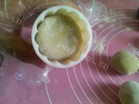 自制抹茶冰皮月饼做法图解13)