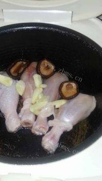 美味红酒炖鸡腿做法图解5)