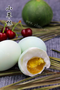 好吃的白酒腌制鸭蛋做法图解9)