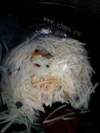 常吃不腻的酸辣土豆丝做法图解8)