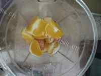 自制苹果百香果橙汁的做法图解三