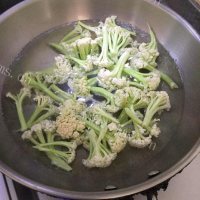 家常菜干煸菜花做法图解3)