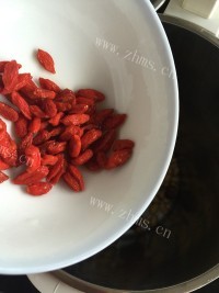 好吃的红枣枸杞子豆浆做法图解6)