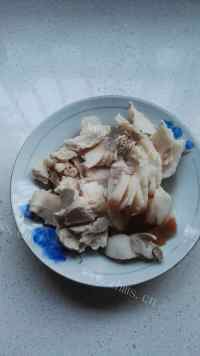 独特的青椒炒肉做法图解1)