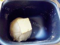 美味的蔓越莓土司做法图解3)
