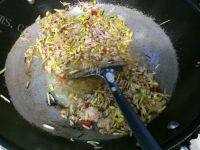 美味剁肉炒大豆芽做法图解7)