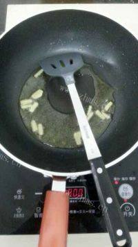 鲜美虾仁鸡蛋汤做法图解2)