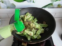 家常菜肉片四季豆做法图解10)