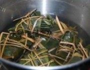 自制红豆豆沙粽做法图解5)