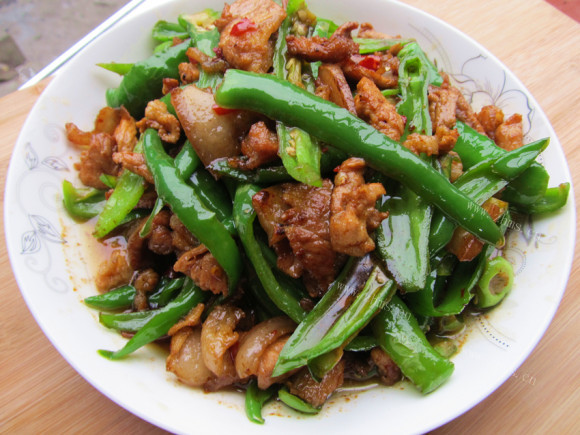 特色菜青椒回锅肉