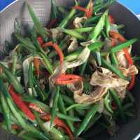 家常菜芹菜炒豆皮做法图解9)