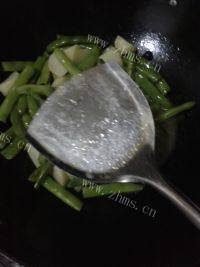 自制豆角炖土豆做法图解6)