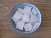 美美厨房之鱼头豆腐汤做法图解2)