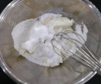 喷香的巧克力蛋糕卷做法图解1)