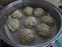 色味俱佳的黑芝麻花卷