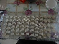 自制玉米香菇猪肉馄饨做法图解12)