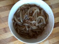 家常菜豆角炖粉条做法图解4)