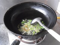 好吃的五花肉炖豆角做法图解4)