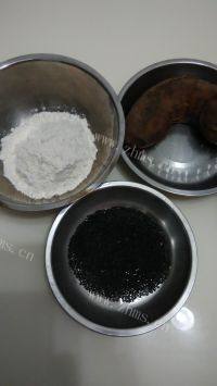 自制红薯芝麻饼做法图解1)